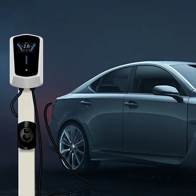 4.3 بوصة شاشة 11kw 22kw نقطة شحن السيارة على الحائط مع كابل 5 أمتار